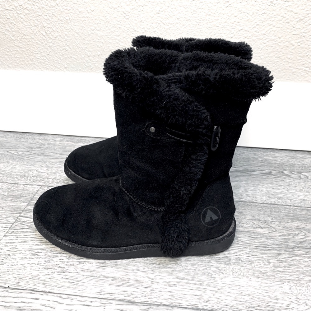 AIRWALK black suede ankle boots Sz 9.5 faux fur trim cozy soft button-up sides